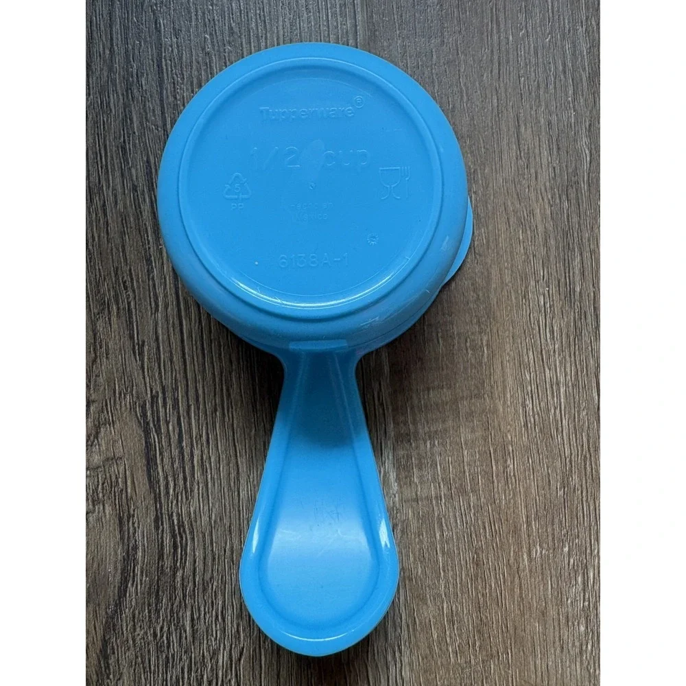 Tupperware‎ Measuring Cups Blue Curved Handles Embossed Set Of 5 Hard To Find